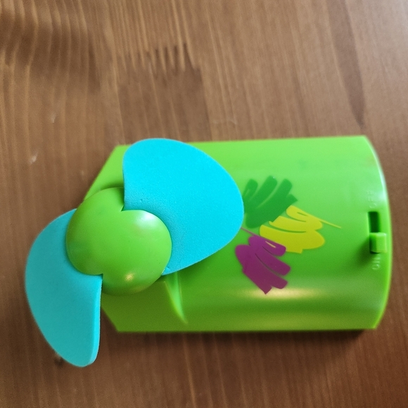 Vintage 1990s Sip n Cool Battery Operated Fan and Water Bottle Like New - Picture 3 of 7